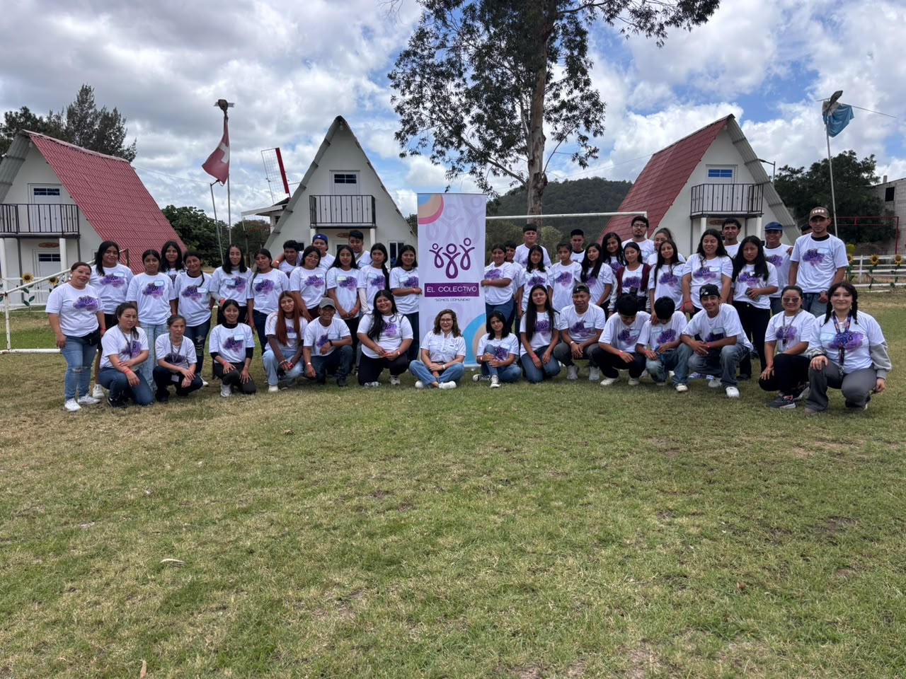 Jóvenes en encuentro del colectivo